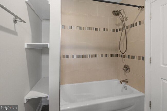 Building Photo - 2045 Wilder St