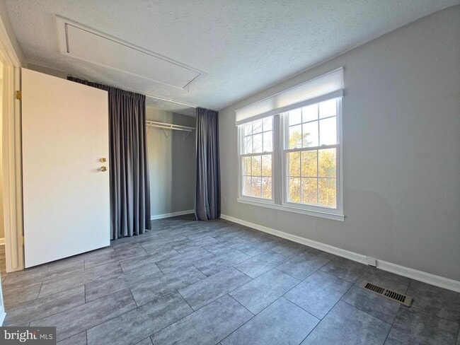 Building Photo - 1640 Fieldthorn Dr