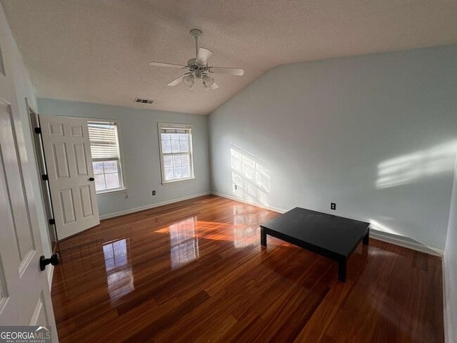 Building Photo - 1607 Heyford Cir NW