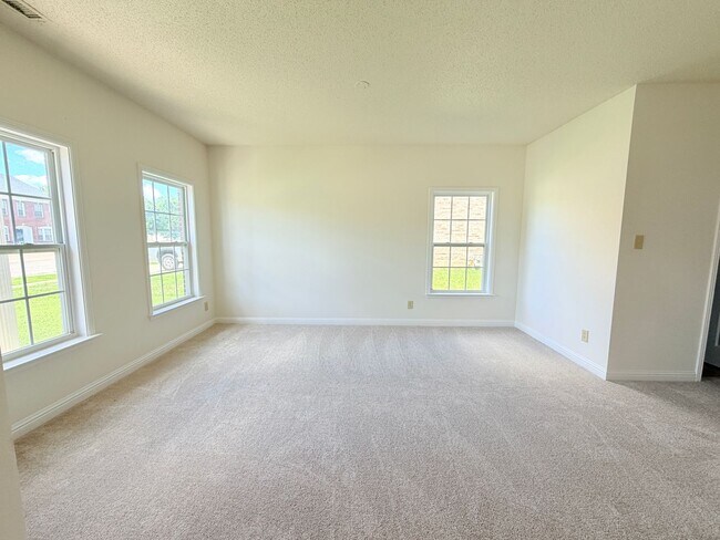 Building Photo - 2946 Heirloom Ln