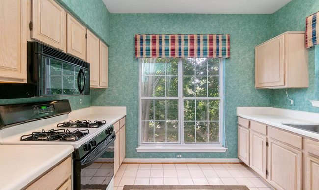 Building Photo - 2 Bedroom 2 Bath Condo Brookstone Baltimor...