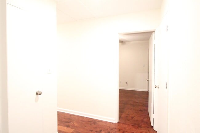 Building Photo - 617 N Magnolia Dr