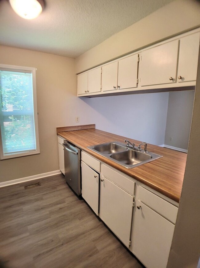 Building Photo - WAYNE5351