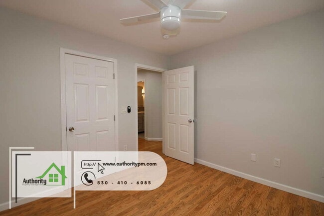 Building Photo - 1366 Magnolia Ave