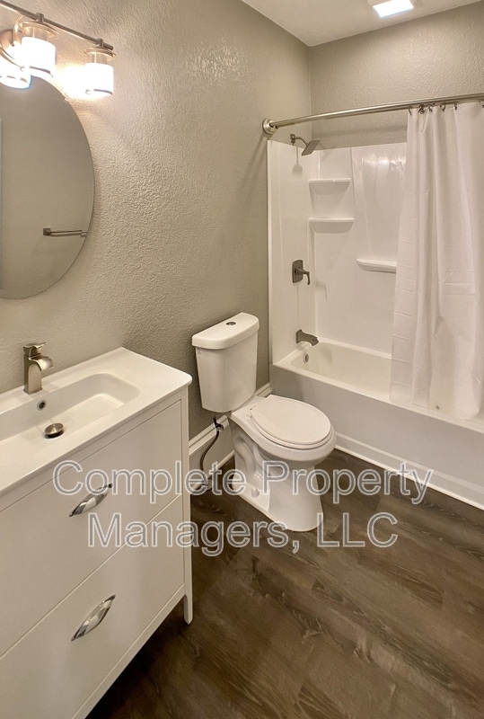 Building Photo - 258 S Pearl St