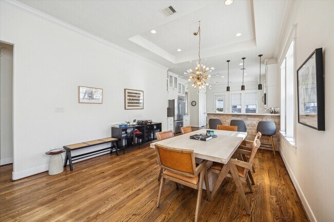 Building Photo - 304 Walton St