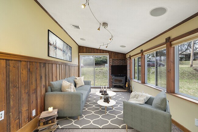 Building Photo - 71 Bemis Rd