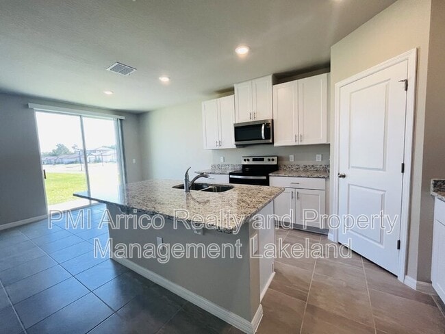 Building Photo - 1061 Oak Vly Dr