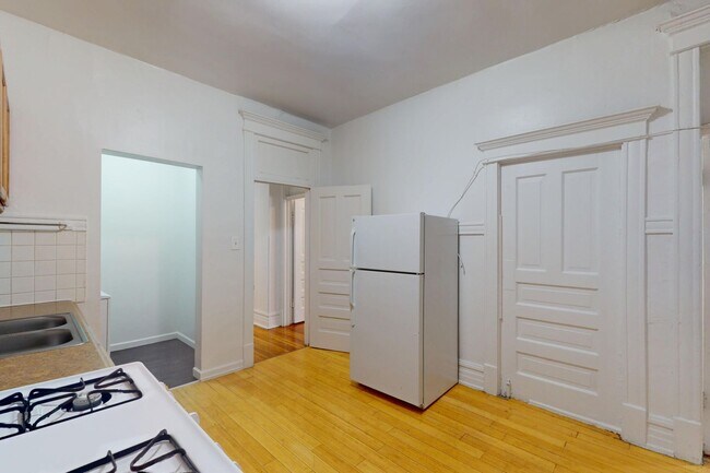 Floorplan - 5401-5403 S. Woodlawn Avenue