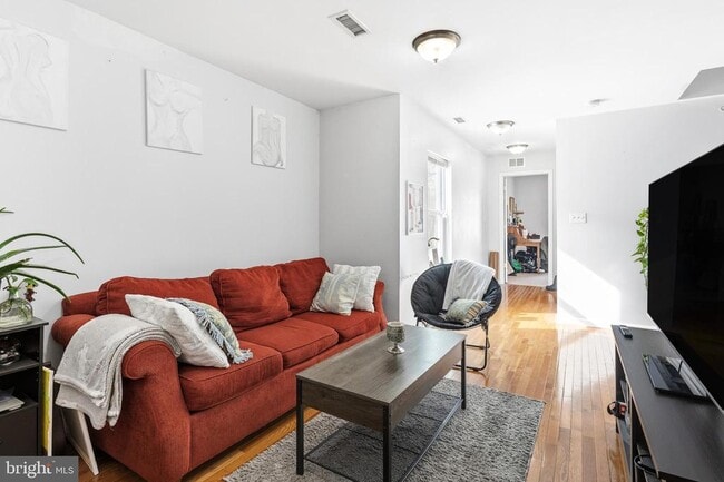 Building Photo - 2024 N Carlisle St