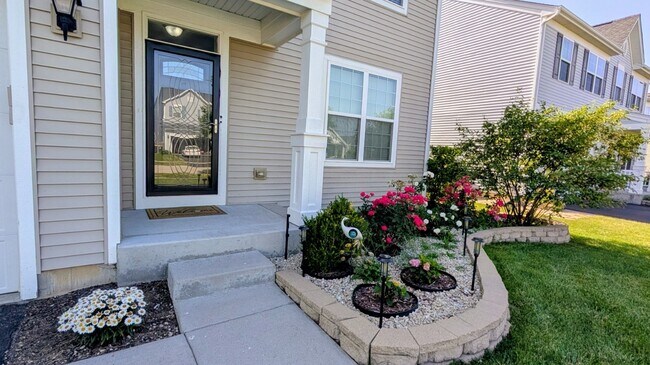 Building Photo - 114 Gala Dr