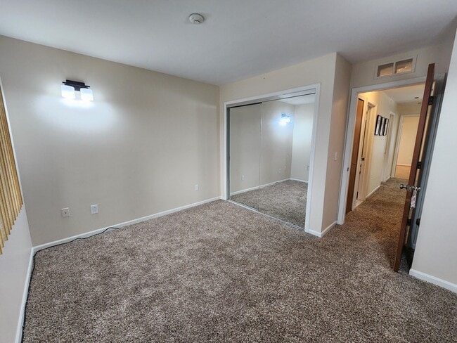 Building Photo - 42722 Lilley Pointe Dr