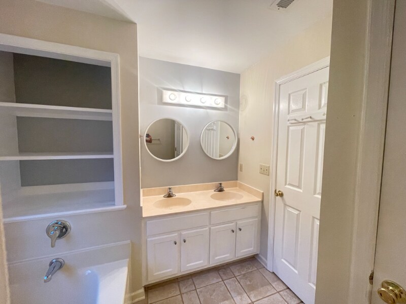 Building Photo - 19295 Briar Patch Dr