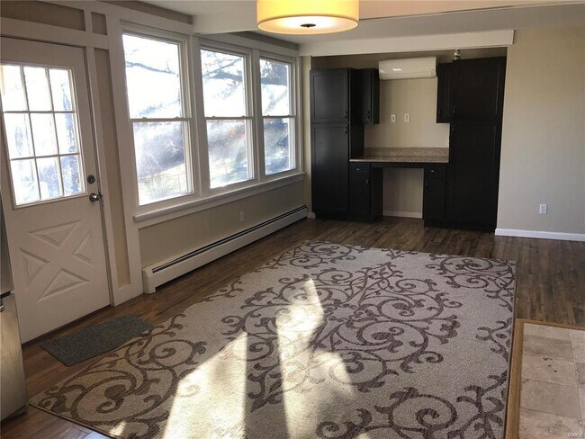 Building Photo - 360 Old Meramec Station Rd.