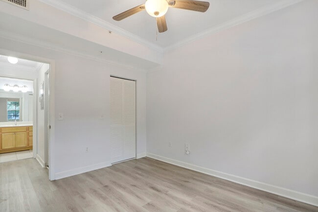 Building Photo - 1139 Town Center Dr