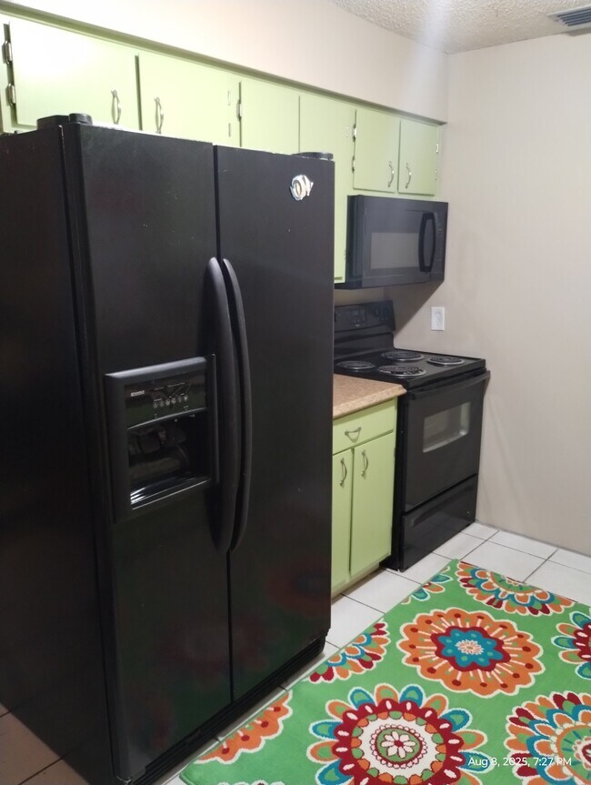 Building Photo - 8030 Orange Ave