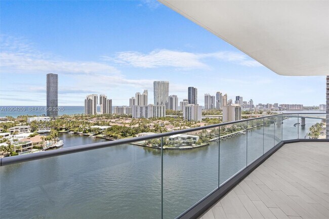 Building Photo - 19707 Turnberry Way