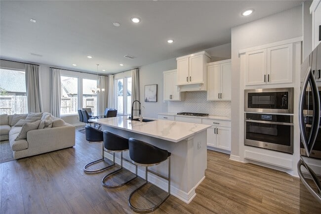 Building Photo - 4110 Sherman Oak Ln