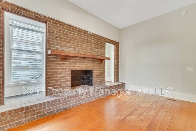 Building Photo - 309 W 33rd St