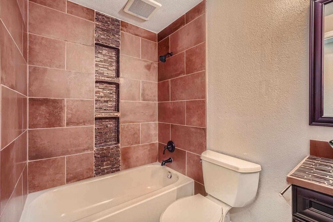 Building Photo - 33914 35th Ave SW