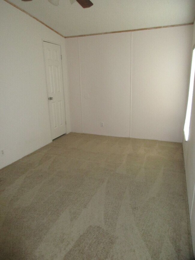 Building Photo - 3/2 in Hoover Valley