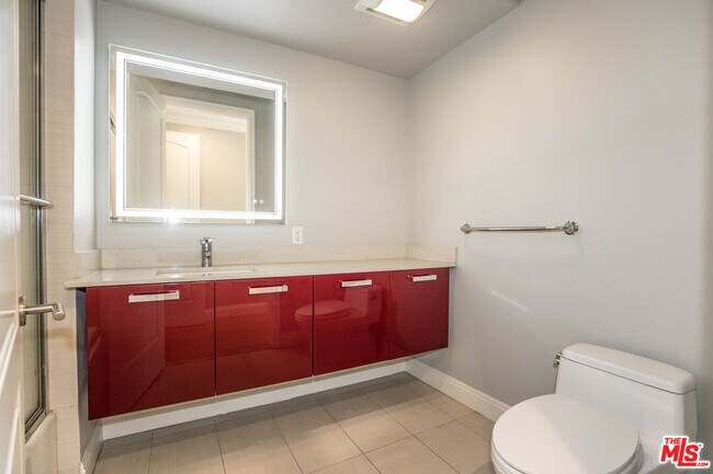 Building Photo - 1283 Havenhurst Dr
