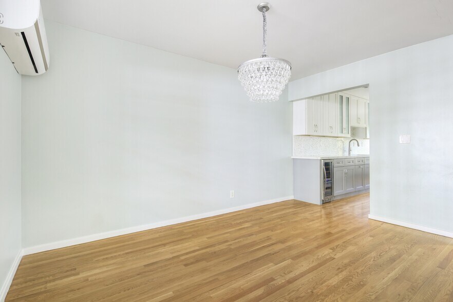 Building Photo - 1020 19th St