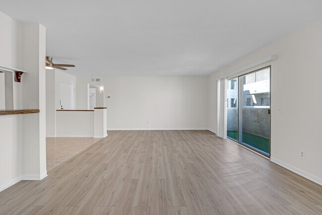 Building Photo - 1422 Rock Glen Ave