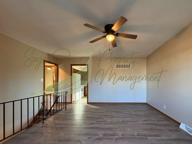 Building Photo - 1016-1018 SW Kingscross Rd