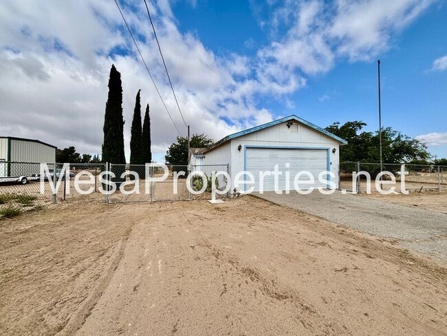 Building Photo - 9964 Arroyo Ave