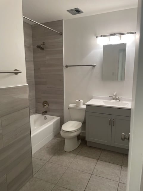 Building Photo - 704 S Margo Dr