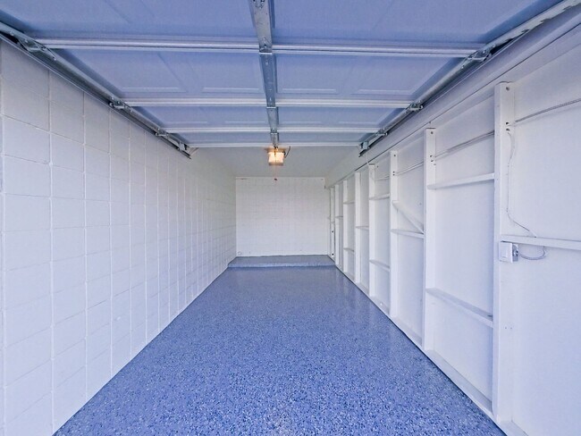 Building Photo - 117 Avenida Algodon