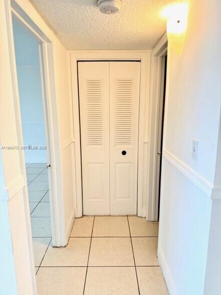 Building Photo - 6940 Miami Gardens Dr