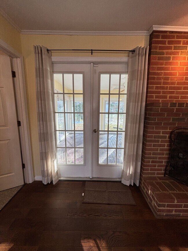 Building Photo - 136 Grimes St