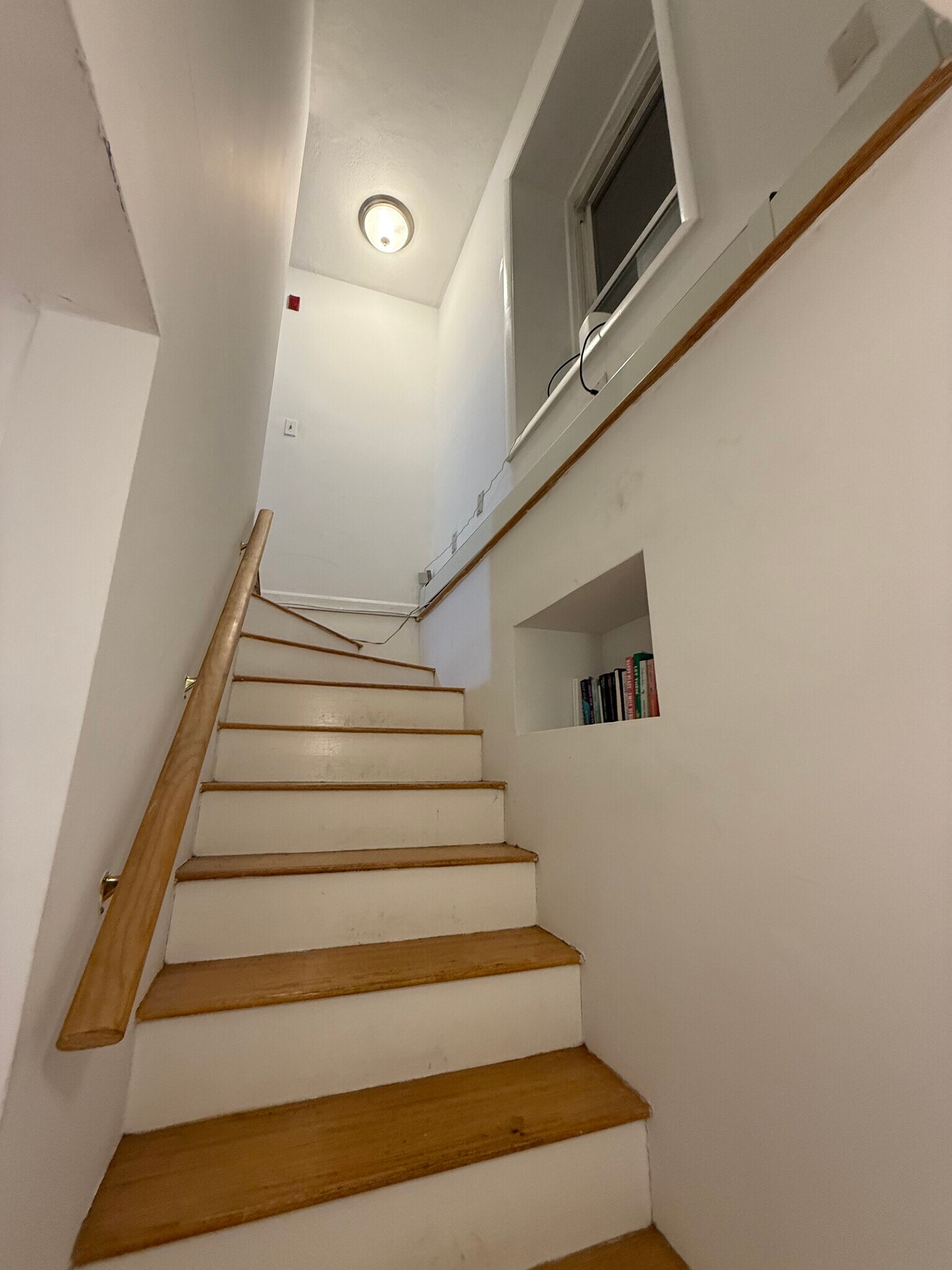 Building Photo - 28 Fleet St