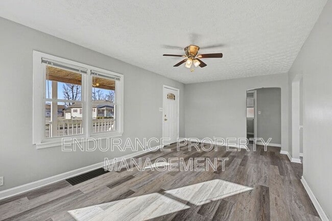 Building Photo - 2710 Hazel Ave