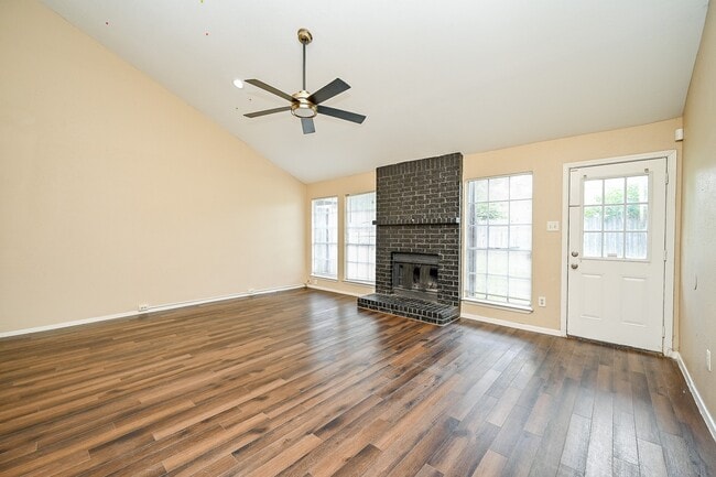Building Photo - 19226 Plantain Dr