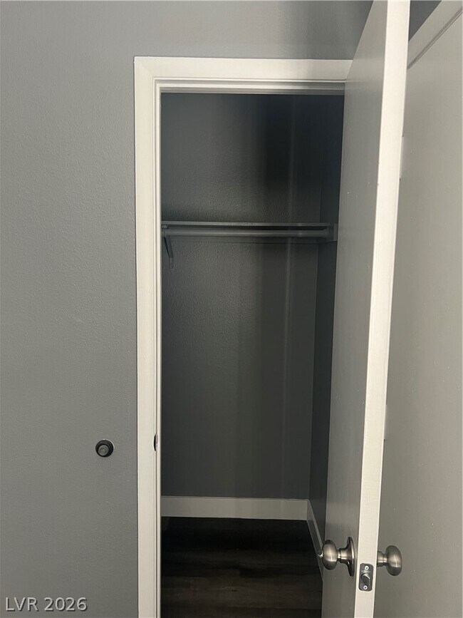 Building Photo - 3344 Medina Ct