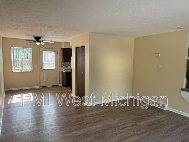 Building Photo - 4254 Bond St