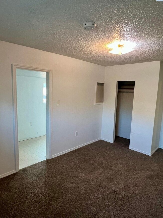 Building Photo - for rent 10th ave & Union area