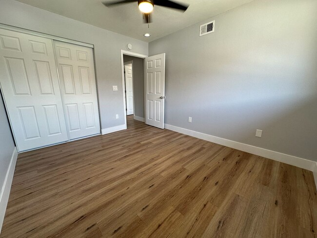 Building Photo - RV T 1708
