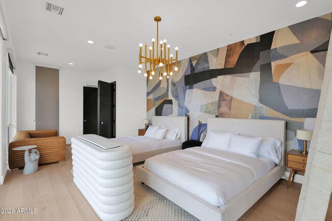 Building Photo - 5632 Camelback Canyon Dr