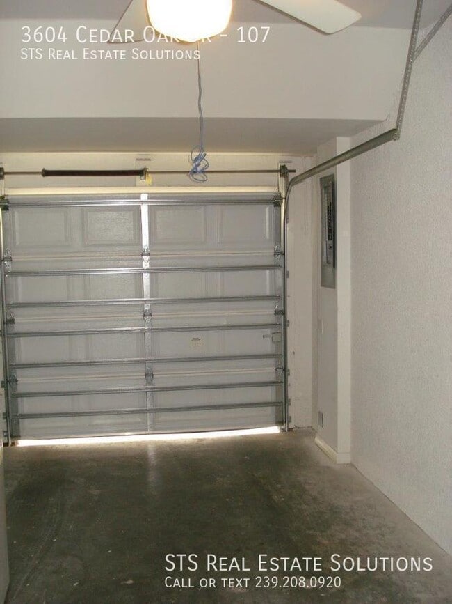 Building Photo - 3604 Cedar Oak Dr