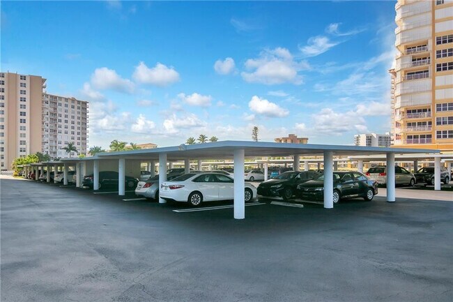 Building Photo - 305 N Pompano Beach Blvd