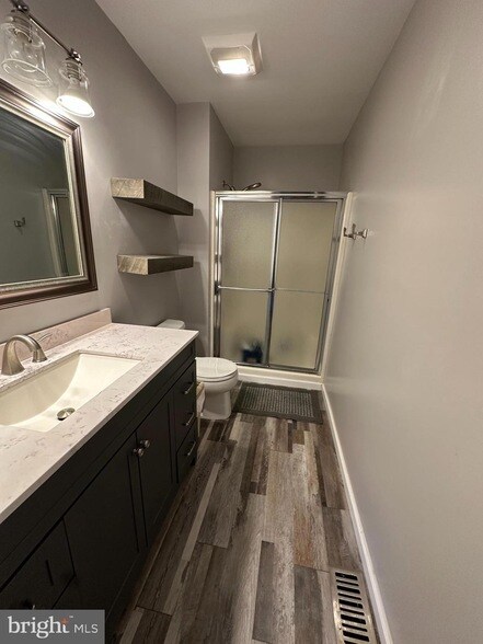 Building Photo - 202 Fieldstone Ln