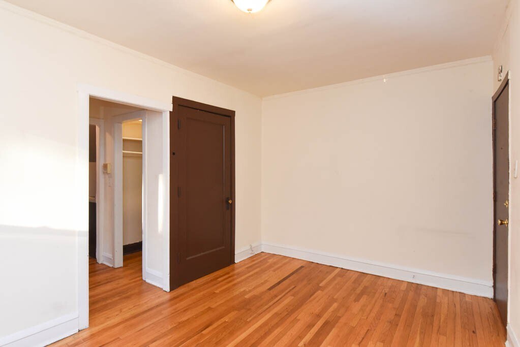 Building Photo - 3300 W Schubert Ave