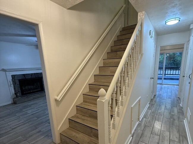 Building Photo - 4429 Coopers Creek Dr SE