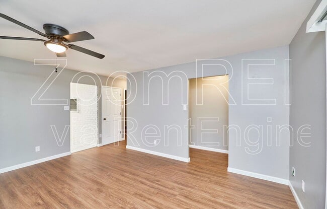 Building Photo - 2400 E Humes Ln