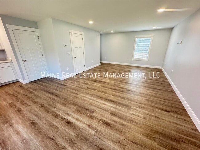 Building Photo - 208 Rocky Rdg Dr