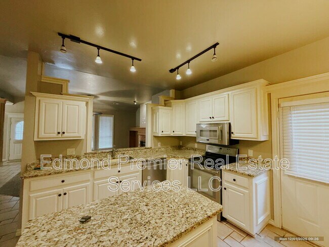 Building Photo - 14001 Arapaho Rd